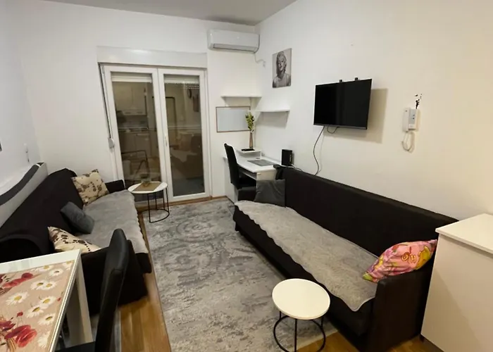 Mirabella Apartment *